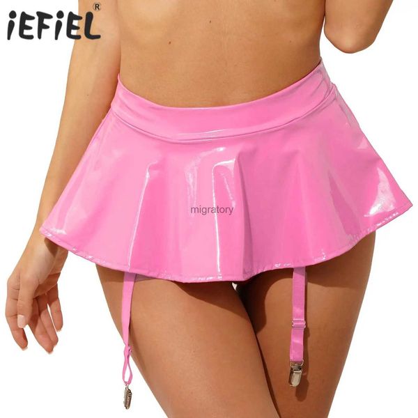 Jupes Skorts Sexy femmes Shorts mini-jupe Look mouillé Clubwear brillant en cuir verni à volants mini jupe tongs intégrées porte-jarretelles Clips métalliques YQ240223