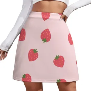 Jupes Strawberry fields mini jupe luxe femme robe d'été pour 2024 Sexy Short