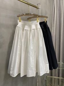Faldas Falda Peng tridimensional La textura de la tela es genial Silueta grande Sensación de fuerza Blanco y negro Dos colores