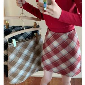 Rokken Vintage Dames Mini Plaid A-lijn Rood Koreaanse stijl All-Match Wollen Dagelijks Informeel Winter Tender Mode Basic Ontworpen Zacht