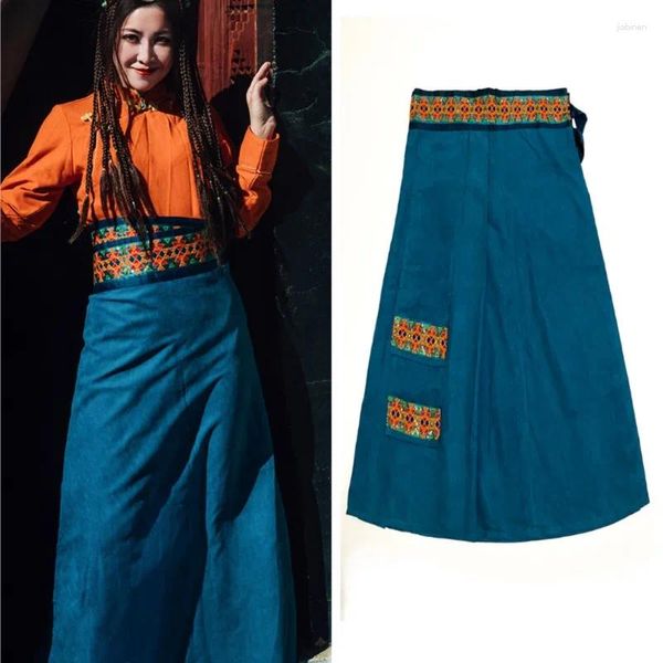Jupes occidentales Tibetan rétro en une seule pièce enveloppe jupe en bleu foncé de danse brodée féminine