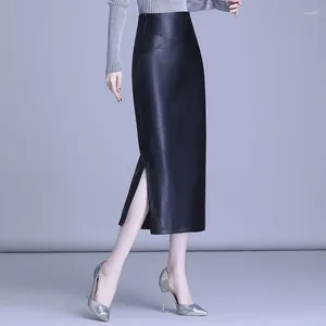 Faldas de mujer de cuero PU de cintura alta de color liso ajustadas elegantes falda con abertura lateral Real para otoño 2023 T826