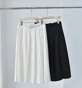 Faldas Falda de lino plisada con cuentas para mujer 2023 Moda Temperamento Cinturón Decoración Damas Color sólido Una línea Midi