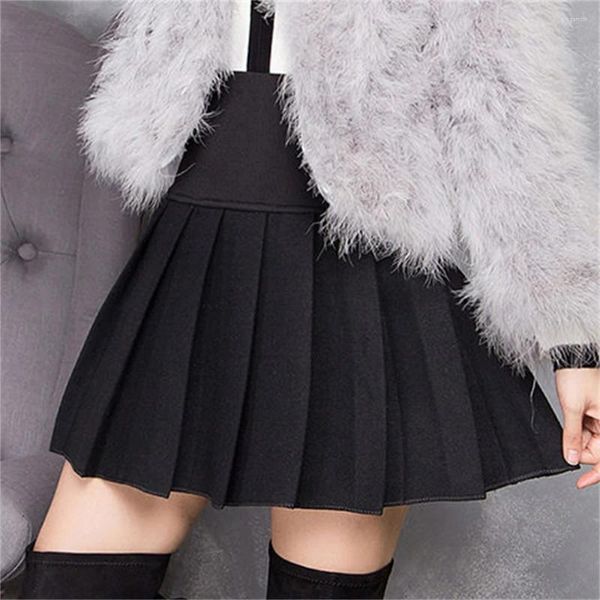 Jupes féminines noires A-line plissée mini jupe coréenne Mode court mignon pour fille des étudiants vêtements preppy gâteau de style 2024 printemps