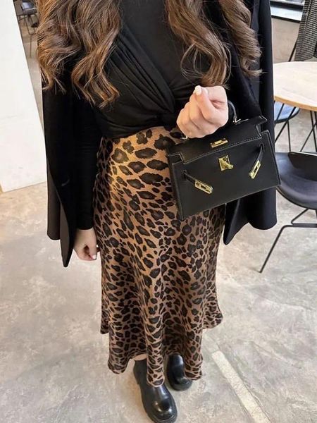 Jupes pour femmes décontractées léopard imprimé vintage long jupe a-line mode satin plis hauts hautes taies midi midi 2024 en bas d'été