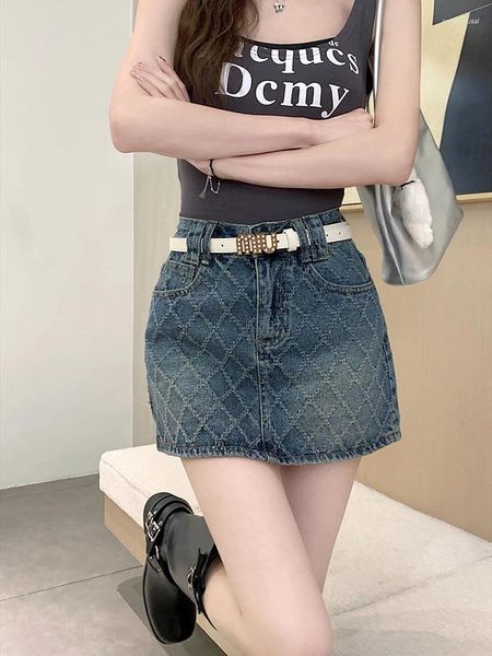 Jupes en jupe en jean pour femmes plaid diamant A-line haute taille en détresse mini 2024 streetwear de mode printemps d'été