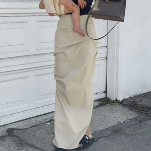 Jupes femmes jupe serrée Y2K élégant couleur unie plissé Simple Streetwear mode kaki fente dames mince jupe longue P230508