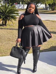 Jupes femme noire plus taille 7xl 8xl 9xl en cuir mat flare haute taille plissée en cuir élastique pour femmes élégants shorts nouvellement personnalisés xw