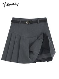 Jupes Yitimoky Chic plissé pour femmes taille haute gris noir mode solide Mini été 2023 une ligne jupe avec ceinture 230720
