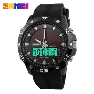 Skmei Solar Power Sport Watch Men Dual Display Digital Watch 50m Chronographe résistant à l'eau Relogo Masculino 1064 X0280Y
