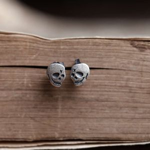 Pendientes de la cabeza del cráneo para hombre Instagram moderno de estilo punk halloween fantasma