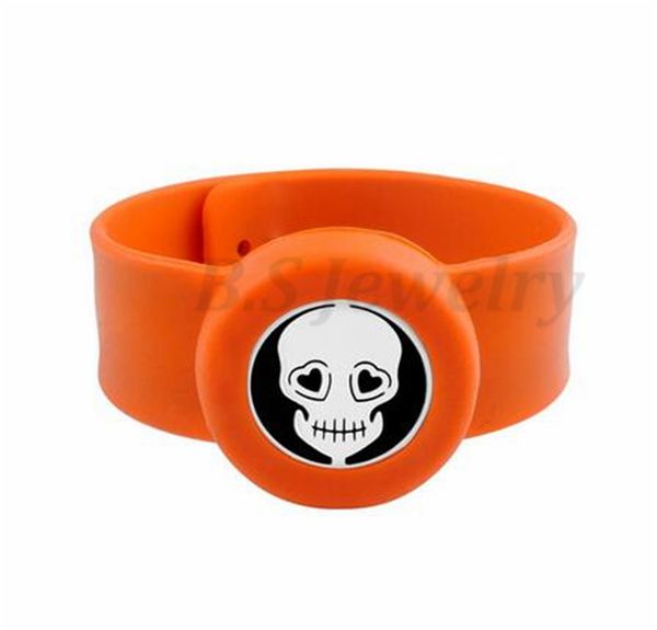 Brazalete de aceite esencial ajustable de acero inoxidable con calavera para niños, hombres y mujeres, medallón difusor de silicona, pulseras de silicona