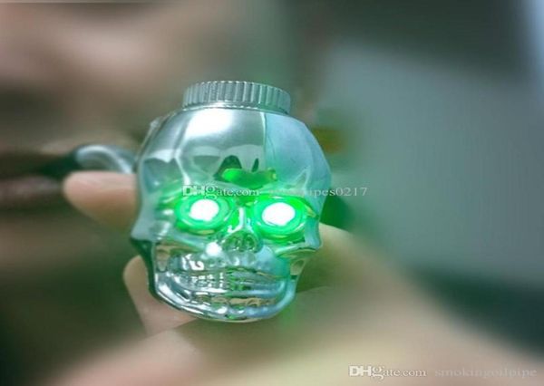 Les yeux de Style crâne allumeront la Pipe à tabac en métal LED tuyaux électroniques lumière crâne fumer des tuyaux d'herbes rouge vert Light6157296