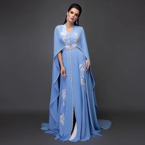 Sky Arabische avondjurken V-hals lichtblauw Wit Appliques Cap Sleeve Kaftan Dubai Chiffon Caftan Prom Gown Party Dress