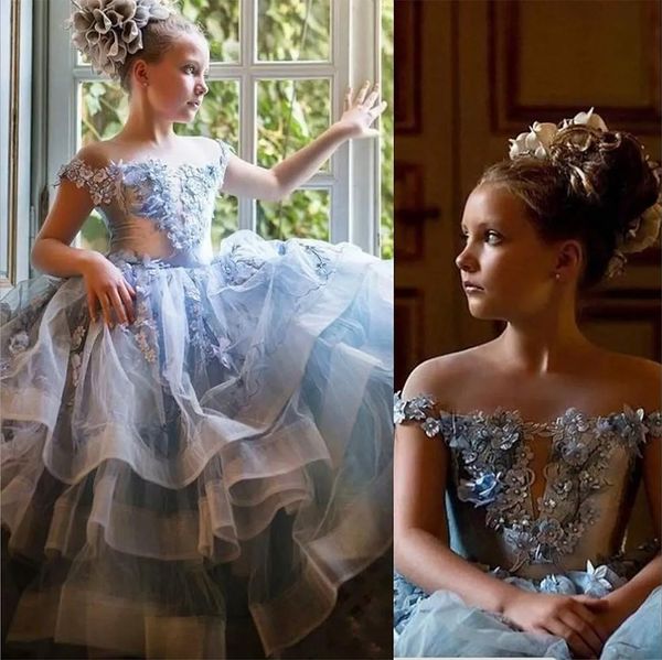 Robes de filles de fleurs bleu ciel 2024 sur l'épaule fleurs faites à la main jupe en tulle perlée jupe bretelles Pageant robe de bal de fête d'anniversaire