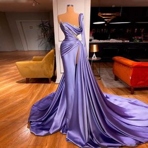 Sky Blue Light Mermaid Satin Split Evening Jurken Een schouder Gerolde elegante sweep trein promjurken gewaad de soiree formele jurk