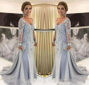 Sirena azul cielo Tallas grandes Vestidos para madre de la novia Cuello en V Manga larga Apliques de encaje Cuentas de tul Tren de barrido Fiesta Noche Go5523599