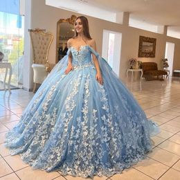 Sky Blue Princess Quinceanera Robes hors de l'épaule Appliques papillon robe douce pour anniversaire vestiaire de la robe de bal en tulle