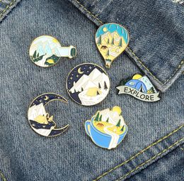 Sky Mountain Form Alloy Broches Coffee Moon Verken campingmodel Pinnen Ballon Circle Backpack Hat Badge Sieraden Hele Acces8979967