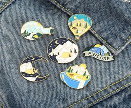 Sky Mountain Form Alloy Broches Coffee Moon Explore Camping Model Pins Ballon Circle Backpack Hat Badge Sieraden Hele Acces6001896