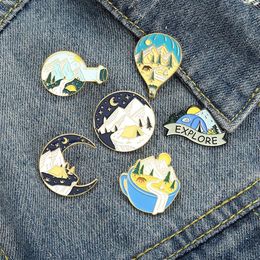 Sky Mountain Vorm Lichtmetalen Broches Koffie Maan Verkennen Camping Model Pins Ballon Cirkel Rugzak Hoed Badge Sieraden Hele Acces196u