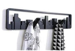 Skyline Design Decoratieve multi -wand gemonteerde haak met 5 flipdown haken muurdecor kledinghanger voor opbergde toets paraplu y28358296