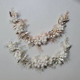 SLBRIDAL fait à la main en alliage fleur feuille strass en céramique fleur bandeau de mariée coiffures de mariage demoiselles d'honneur femmes bijoux de cheveux 240301