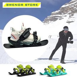 Trineo para adultos Mini patines de esquí para nieve Mini tabla de esquí corta Snowblades Fijaciones ajustables Zapatos de esquí portátiles Snowboard al aire libre 231124