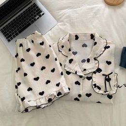 Sleep Lounge Pyjama imprimé en forme de cœur noir pour femmes à manches courtes à manches courtes en deux pièces avec revers Cavai et vêtements décontractés fraîches D240517