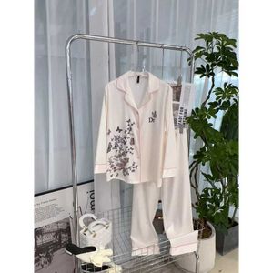 Sleep Lounge Elegant Butterfly Print Design Ins Style Ins Femmes Pyjamas Human Bone Ice Silk Pyjama Set Breathable Soft Satin Material D240516