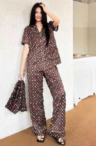 Slaaplounge damesontwerper Silk Twill Pyjamas Set tracksuits Full Print Logo Vintage Pyjamas Shirt Drawtring Elasticed Taille broek Slaapkleding voor vrouwen