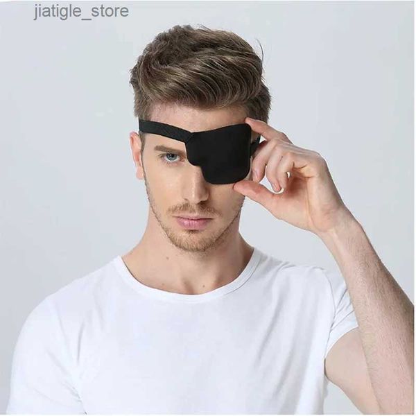 Masques de sommeil Un patch monoculaire noir avec un fard à paupières réglable en mousse 3D utilisé pour le traitement des yeux paresseux et un fard à paupières invisible Y240401
