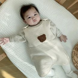 Slaapzakken Koreaanse stijl babyslaapzak Beer Baby's Slaapzakken Nachtkleding voor geboren Jumpsuit Peuter Kinderkleding Jongen en meisjes Born 231114