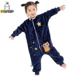 Slaapzakken MICHLEY Halloween-geschenken Uil Kindertas Schattige flanellen zak Slaapzak Dikke warme nachtkleding Draagbare deken bodysuit 1 6T 231130