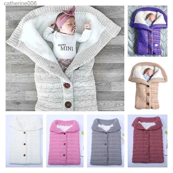 Sacs de couchage Nouveau-né bébé tricoté poussette sacs de couchage bouton tricot Wrap Swaddle couvertures literie enveloppe infantile sac de nuit 0-1-2 mois S08L231225