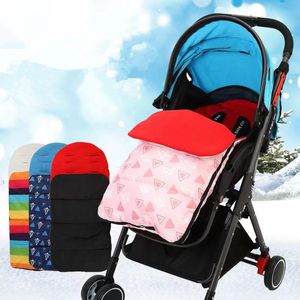 Slaapzakken Winter Dikke Dikke Warm Baby Slaapzak Geboren voetmasker PRAM -rolstoel 86 cm * 40cm 230407