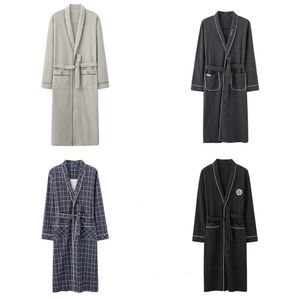 Vêtons de combinaison Men's Automne Robes en coton complet Big Yards M-4xl Couleur continue Bathrobes de maison du matin