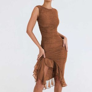 Mouwloze jurk voor vrouwen 2023 Fashion vintage Slim Tierred Summer Jurk Elegant Solid O Neck Backless Folden Y2K Jurk