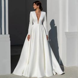 Manches une robe de mariée en satin à longue ligne sexy sexy Boho V cou cou de couche de mariée vestidos de novia robes de plage boutons couverts