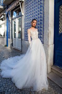 Mouwen Nieuwe Fashion Beach Boheemse trouwjurken Tiered Tule Romantische Bateau Neck Appliques Long Bridal Ghows Court Train