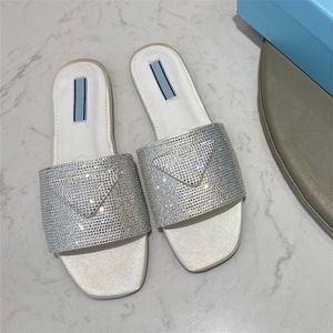 Sandales de concepteur de glisses avec logo triangulaire et paillettes en cristal décorées avec des pantoufles de fond plat en diamant de diamant 35-40