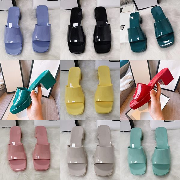 Zapatillas de lujo Sandalias de gelatina Diapositivas planas Plataforma Mulas Punta abierta Tacones altos para exteriores Zapatilla Chanclas de verano Mujer Zapatos de diseñador de goma