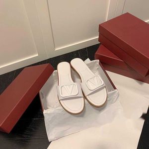 Slides Indoor House Funny Designer Pantoufles Chaussures Mode Nouveau Classique Été Casual Strass Opentoe Plat Semelle Sandales Femmes Plage Tongs Pantoufle Cool ZHE