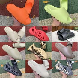 Slides Pantoufles Chaussures Casual Desert Sand Brown Plat Hommes Femmes Sandal Graffiti Os Caoutchouc MXT Moon Beach Résine Slide Gris Minéral Bleu Vermillion Rouge Designers Y14