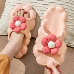 Glisses de glissades mignonnes femmes plate-forme fleurs design sandales d'été sandales fashion home loisirs couple chaussures de femme