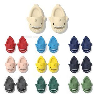 Slides Slippers Designer Kids Men Men Dames Sandaal Unisaal UNISEX Volwassen Strand Waterdichte schoenen buitenshuis binnenshuis Sneakers Slip-on blauwbruin139