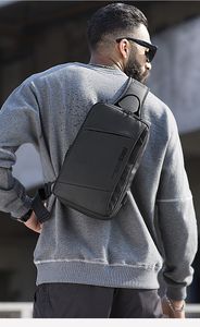 Sac à écharpe, sac à bandoulière pour hommes pour hommes, sac à dos froissé de crossbody décontracté avec port de chargement USB pour hommes et femmes