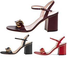 Slingback Designer Chaussures Femmes Sandales et talons Sandales de créateurs élégants Femmes Slides Chaussures en cuir Chaussures Designer Slippers Femmes Sandales de luxe