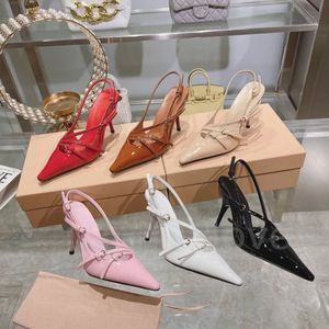 Slingback hakken modeontwerper Patent Leather Slingback Shoes Metallic Buckle verfraaide schoenen Stiletto Heels Pointy damesavondschoenpomp Elegant Wedding