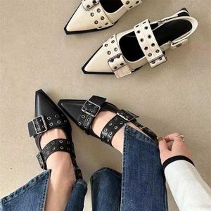 Chaussures à bride arrière gothiques talons épais escarpins pour femmes Rivet Style de rue talon moyen Punk Vintage sandales décontractées printemps été 2023 230807